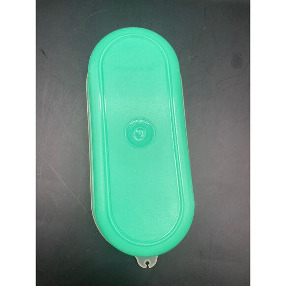 Vintage Tupperware Jadite Green Oval Container with Lid - Picture 2 of 4